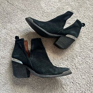 Jeffrey Campbell Cromwell Women’s 7.5 Black Suede SilverTip Western Ankle Boots